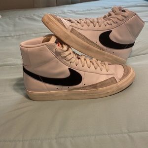 Nike Blazers US size 8.5